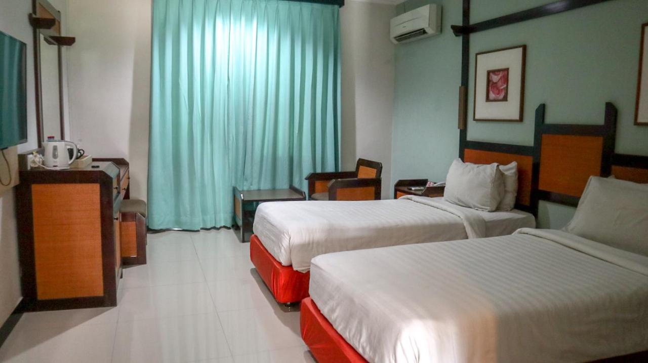 Hotel Sofia Juanda Surabaya Sidoarjo Exteriör bild