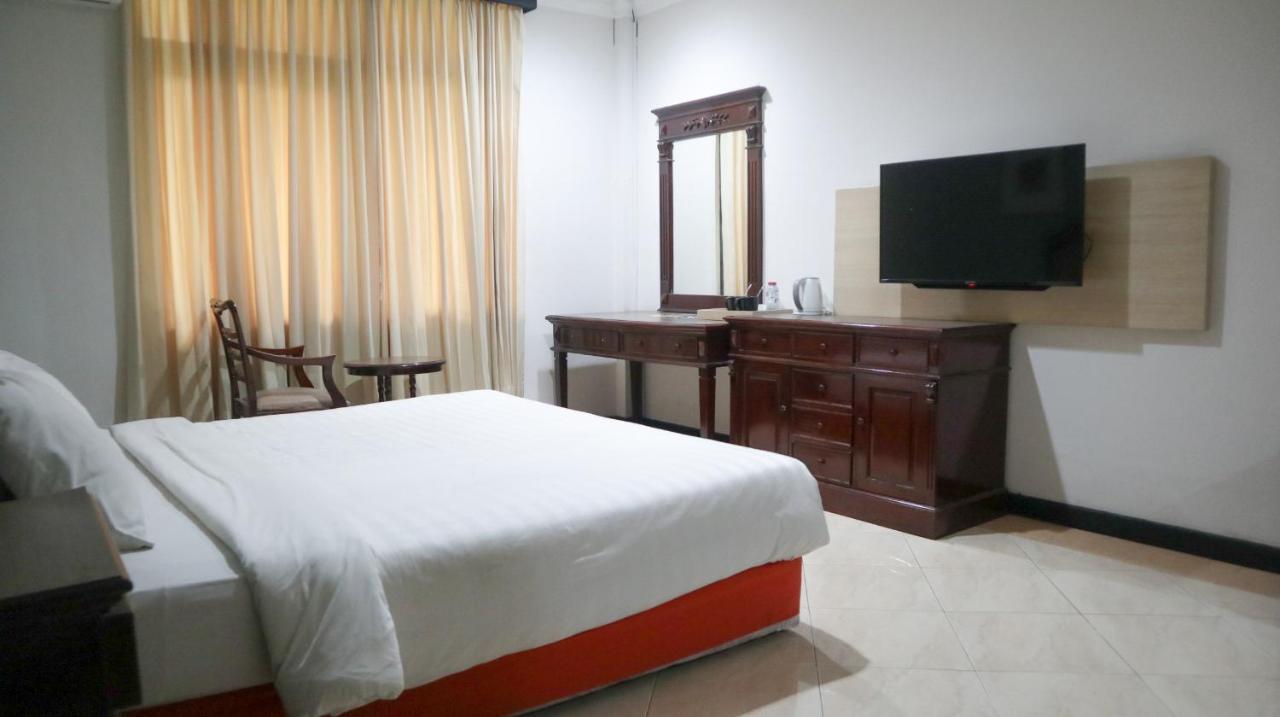 Hotel Sofia Juanda Surabaya Sidoarjo Exteriör bild