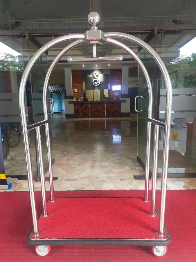 Hotel Sofia Juanda Surabaya Sidoarjo Exteriör bild