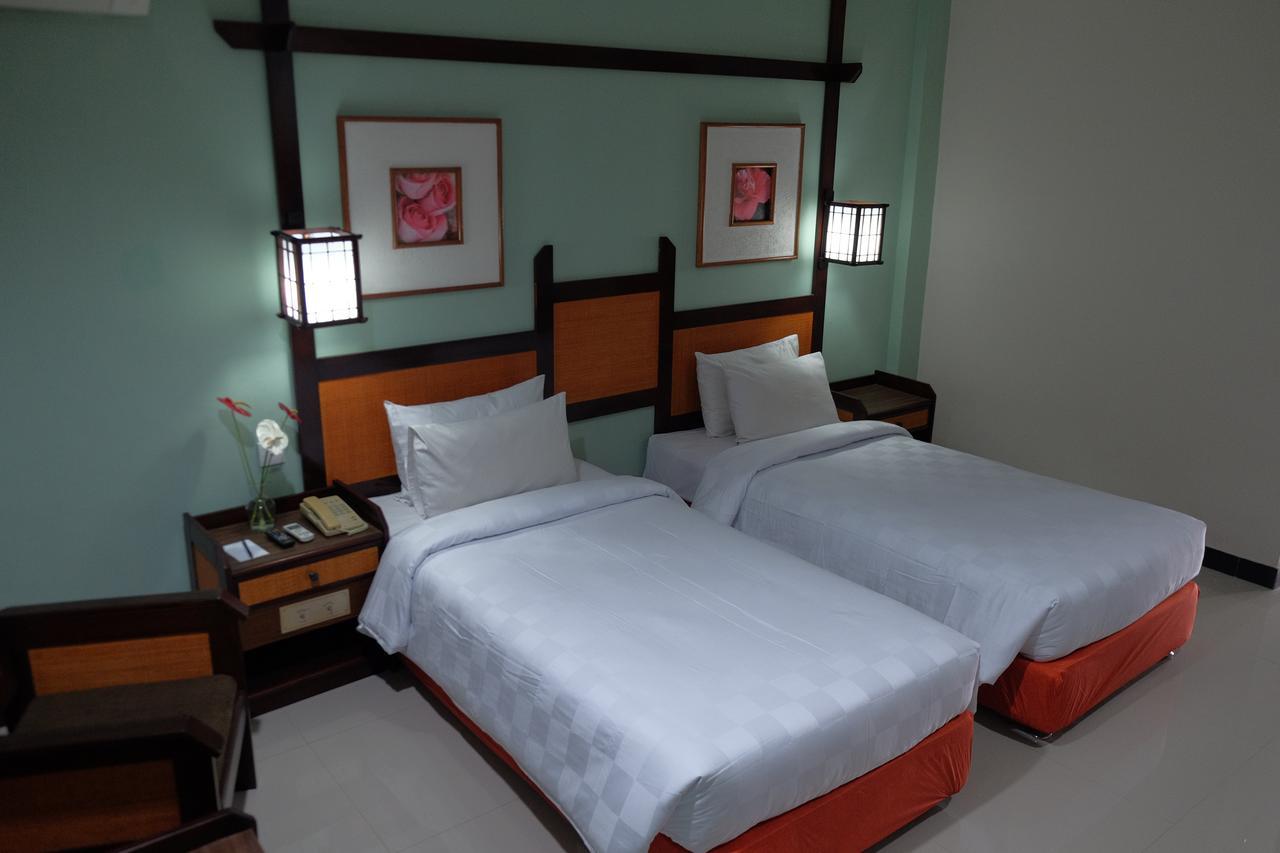 Hotel Sofia Juanda Surabaya Sidoarjo Exteriör bild