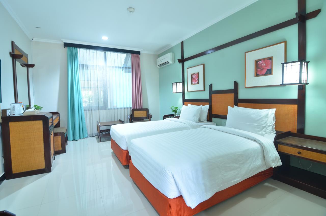 Hotel Sofia Juanda Surabaya Sidoarjo Exteriör bild