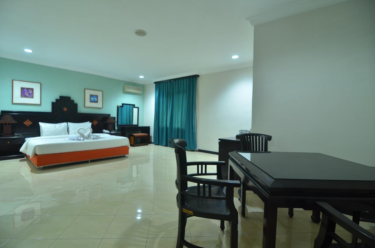 Hotel Sofia Juanda Surabaya Sidoarjo Exteriör bild