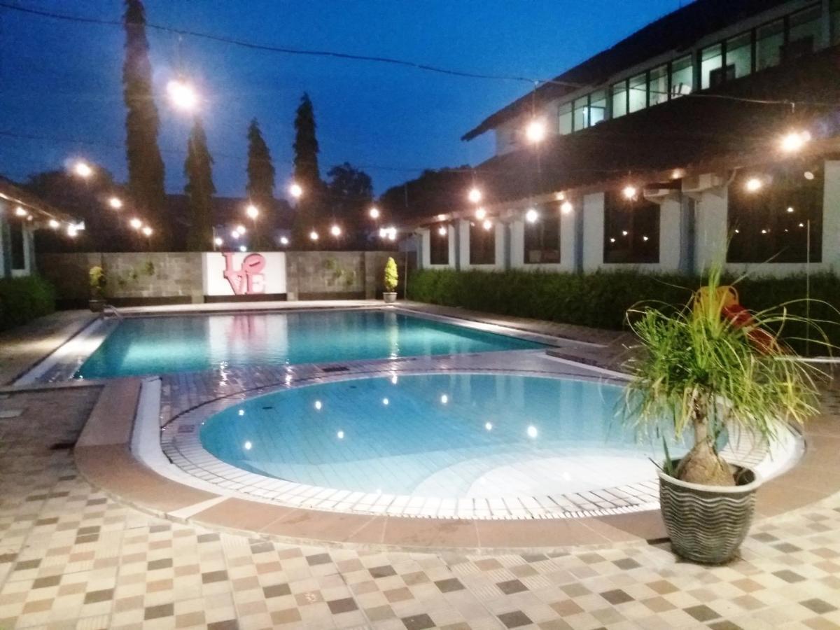 Hotel Sofia Juanda Surabaya Sidoarjo Exteriör bild