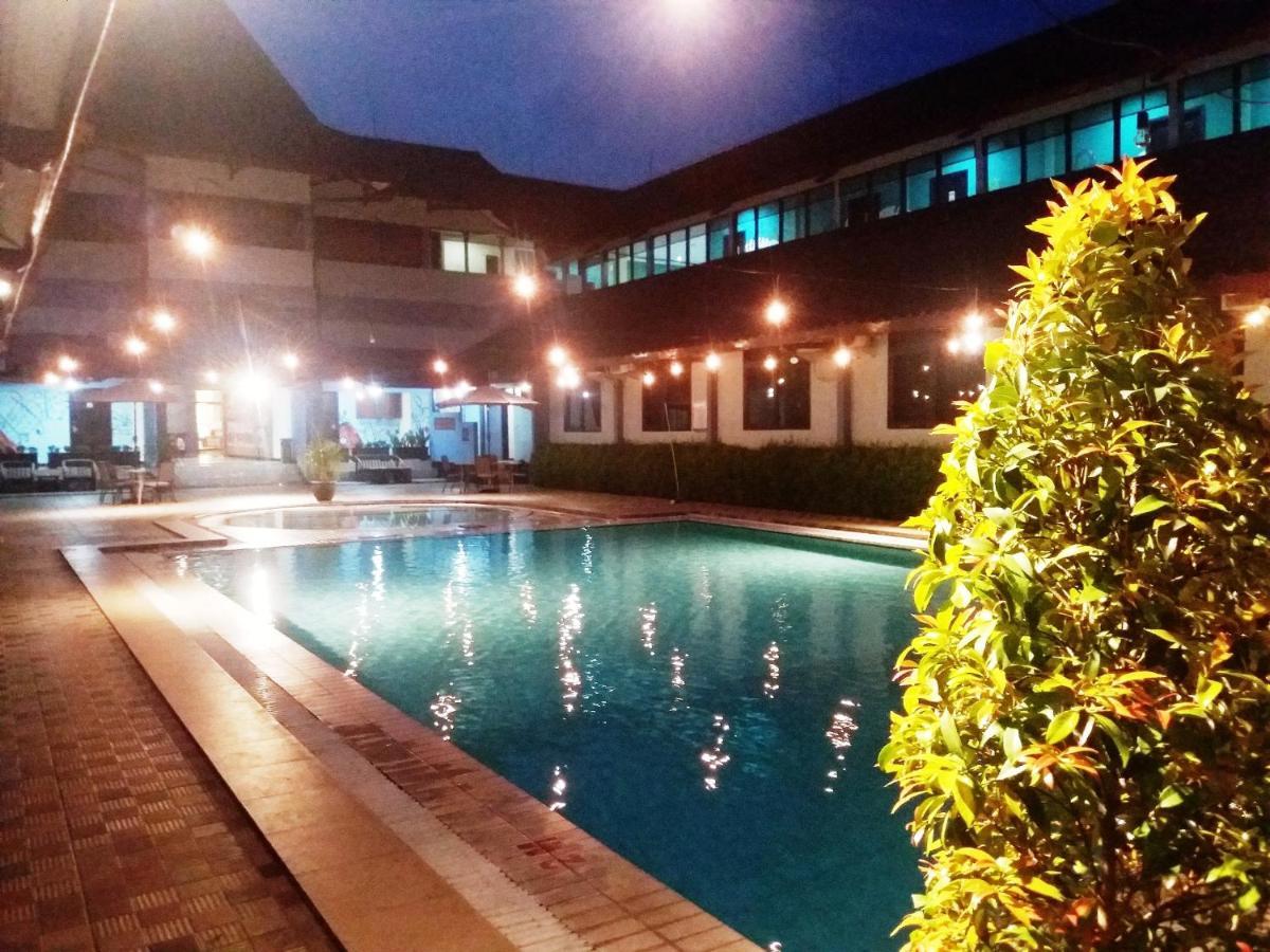 Hotel Sofia Juanda Surabaya Sidoarjo Exteriör bild
